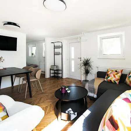 Mojca's Nest Apartment Menges